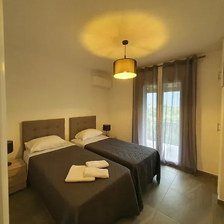 Bella De Lux 3*