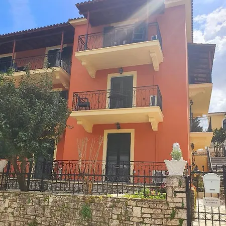 Bella De Lux מלון דירות Kato Korakiana