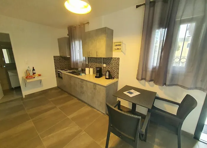 Bella De Lux Kato Korakiana