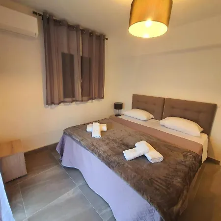 Bella De Lux Aparthotel