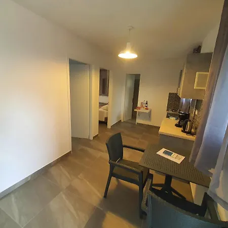 Bella De Lux Aparthotel 3*