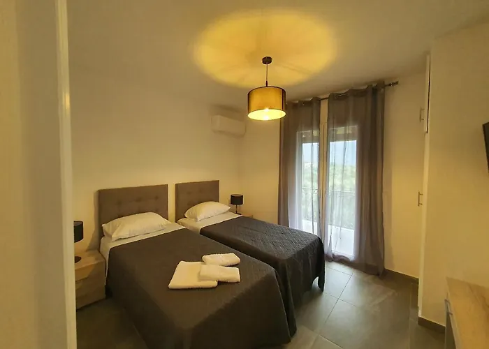 Bella De Lux 3*