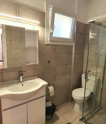 Bella De Lux Apartahotel Kato Korakiana